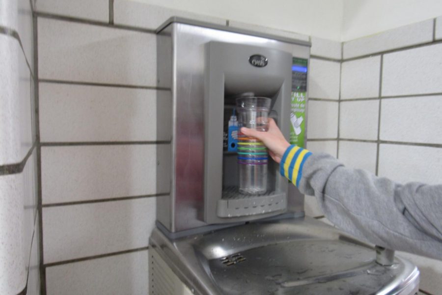 A new filtered water fountain was installed this fall by the old gym in SRHS.
