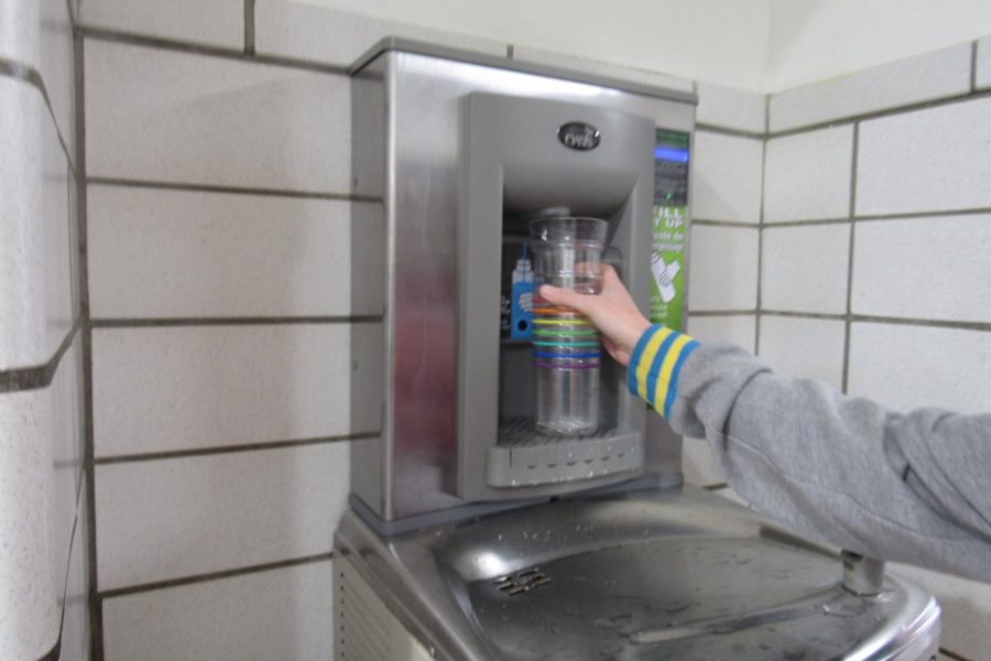 A+new+filtered+water+fountain+was+installed+this+fall+by+the+old+gym+in+SRHS.